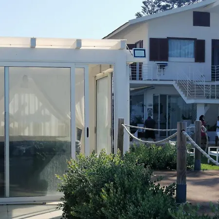 Suitebeach And Bed & Breakfast 4*