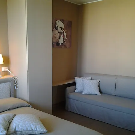 Suitebeach And לינה וארוחת בוקר