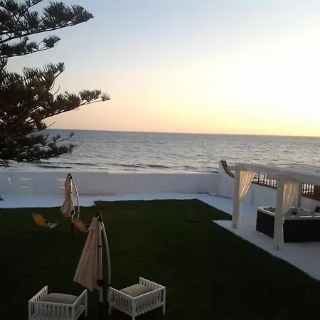 Suitebeach And B&B 4*