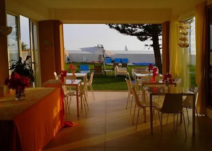 לינה וארוחת בוקר Suitebeach And 4*