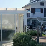 Suitebeach And Bed & Breakfast 4*