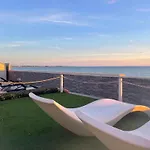 Suitebeach And Alojamento de Acomodação e Pequeno-almoço 4*