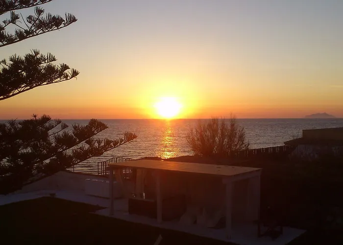 Suitebeach And Couette-café Marsala